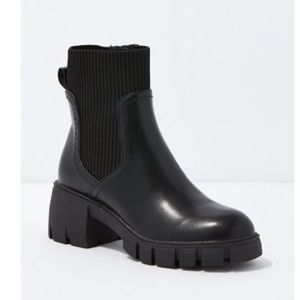 American Eagle Chelsea Boots Size 8 NIB